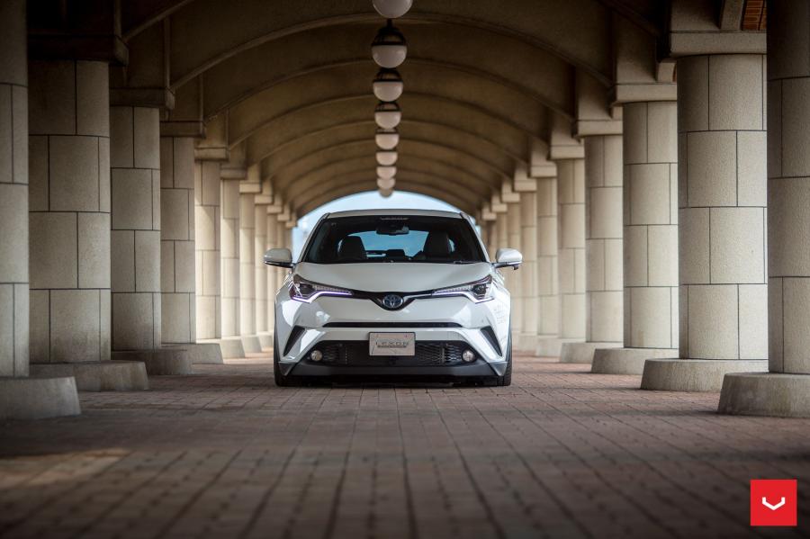  Toyota C-HR on Vossen Wheels (VFS10) 2017 года  (фото 18 из 20)